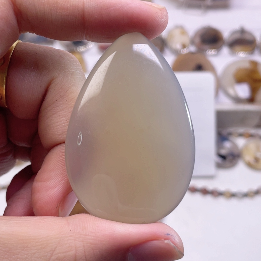 玛瑙/玉髓未镶嵌珠宝奇石