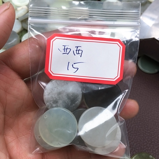 蛇纹石玉颈饰未镶嵌西****西