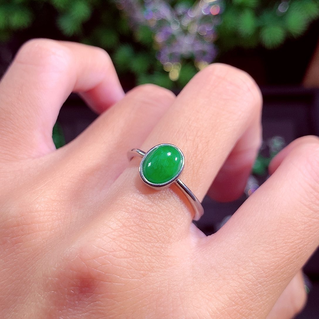 颈饰未镶嵌翡翠天然