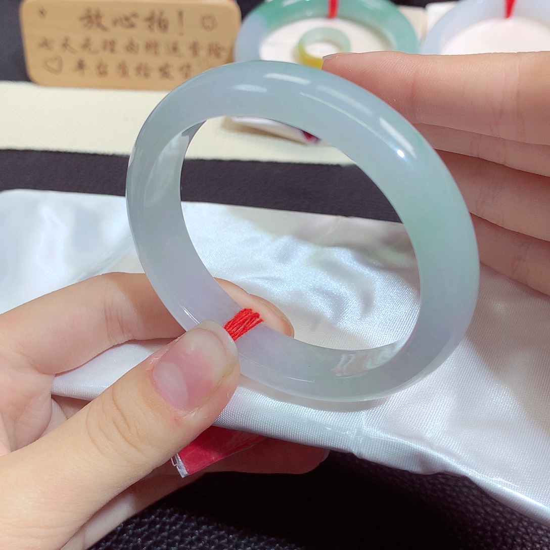 翡翠未镶嵌手镯1283