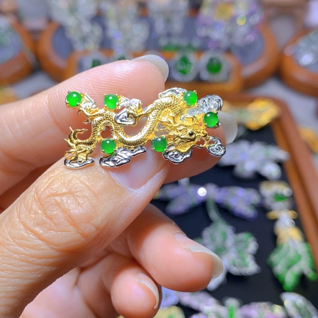 翡翠颈饰银S925镶嵌天然翡翠