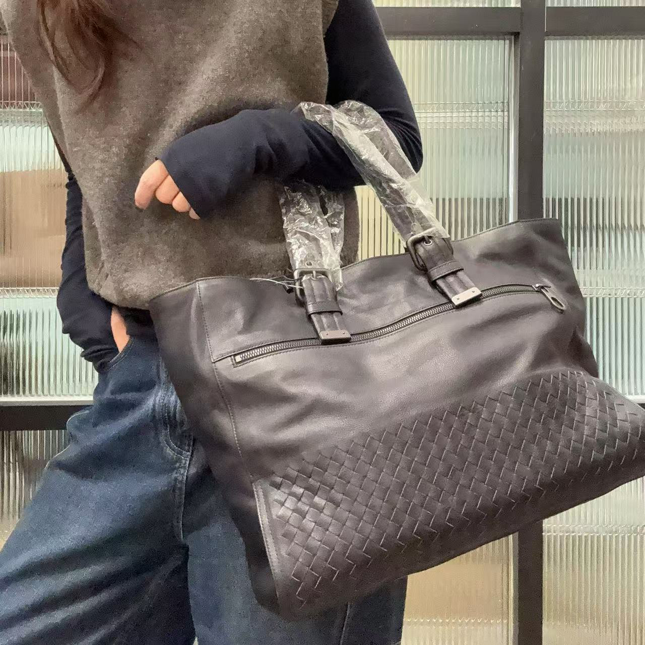 95新 BOTTEGA VENETA/葆蝶家 【蕾】 77 0237 黑色牛皮托特包