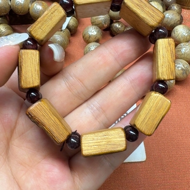 大叶紫檀（黑酸枝木类）