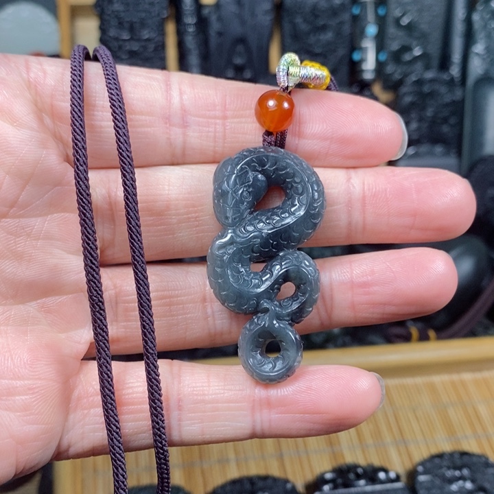 和田玉（青玉）颈饰未镶嵌