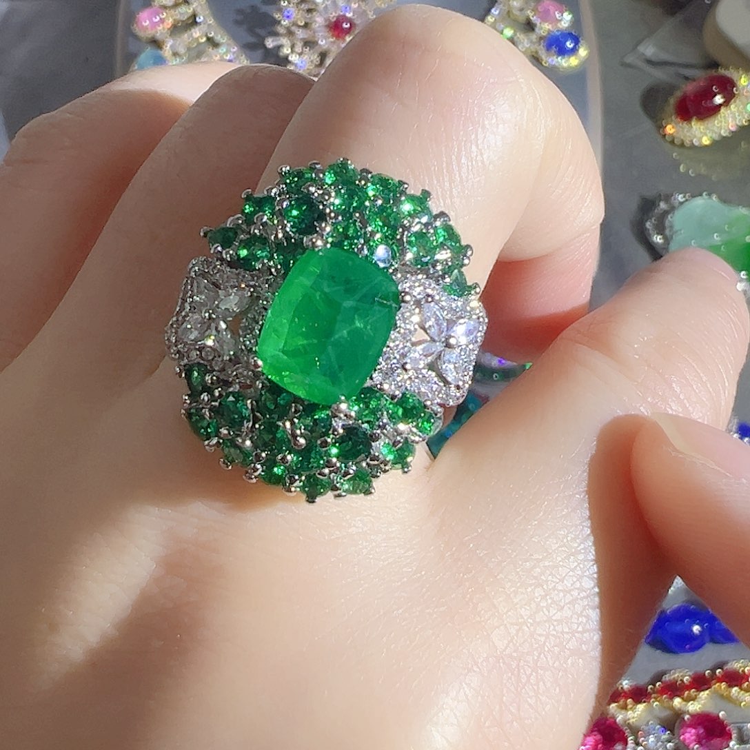 花岗石钨合金红色蓝色吊坠