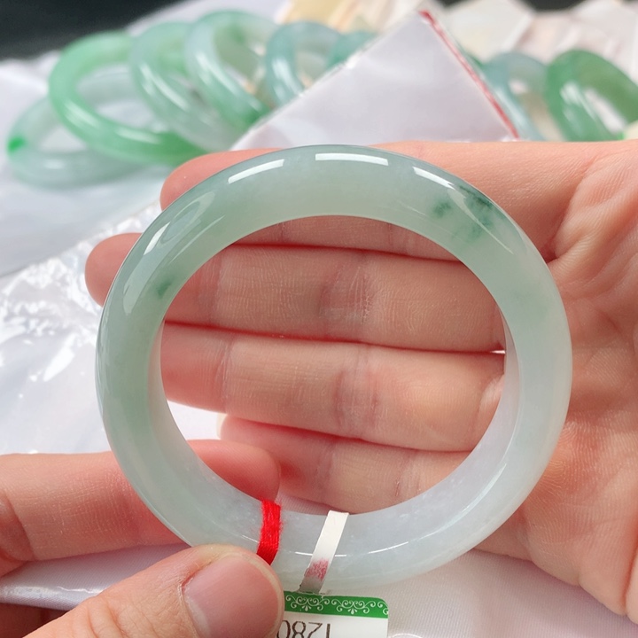 翡翠手镯未镶嵌缅甸A货翡翠手镯