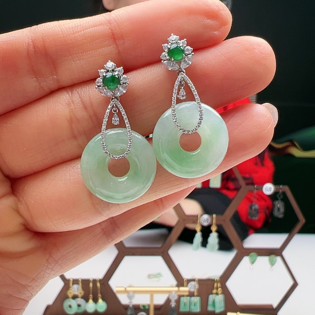 翡翠耳饰18K金镶嵌天然翡翠耳饰18k金镶嵌