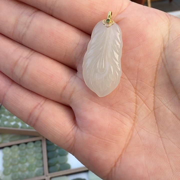 和田玉18K金镶嵌颈饰