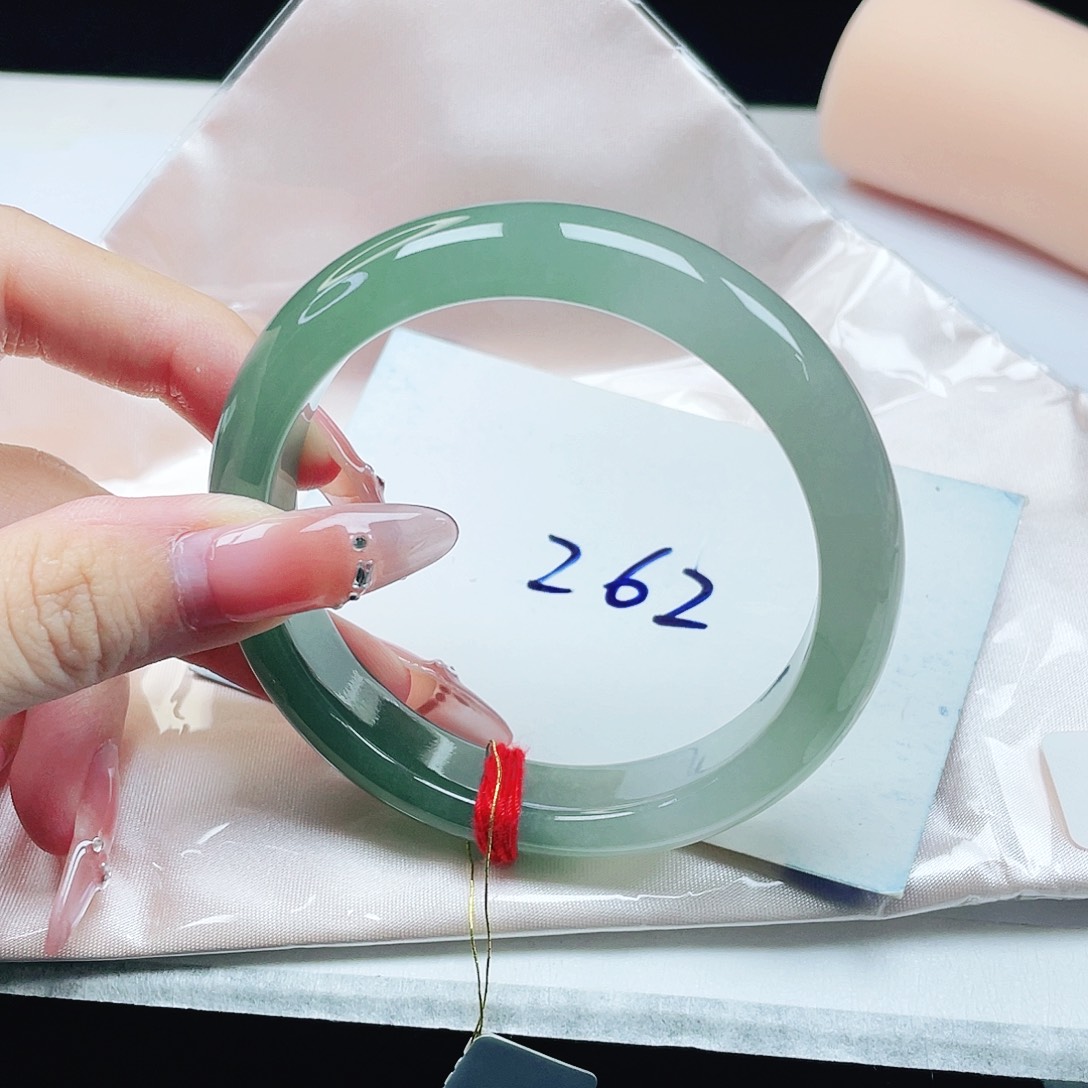 翡翠未镶嵌手镯56+