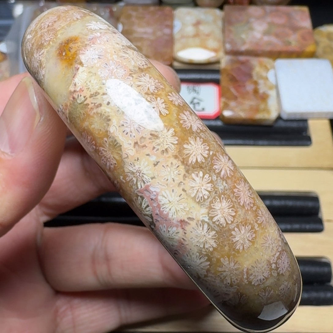 硅化玉纯天然色有机玉石未镶嵌59圈口