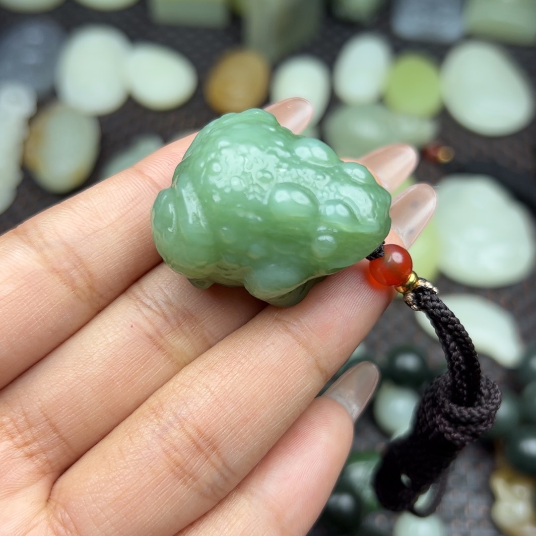 和田玉吊坠未镶嵌