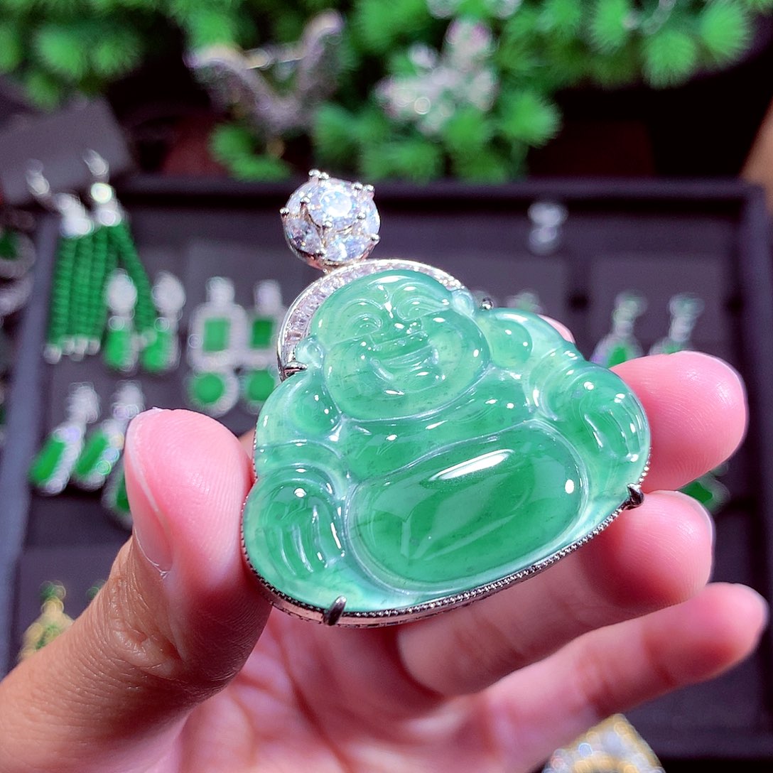 颈饰未镶嵌翡翠天然