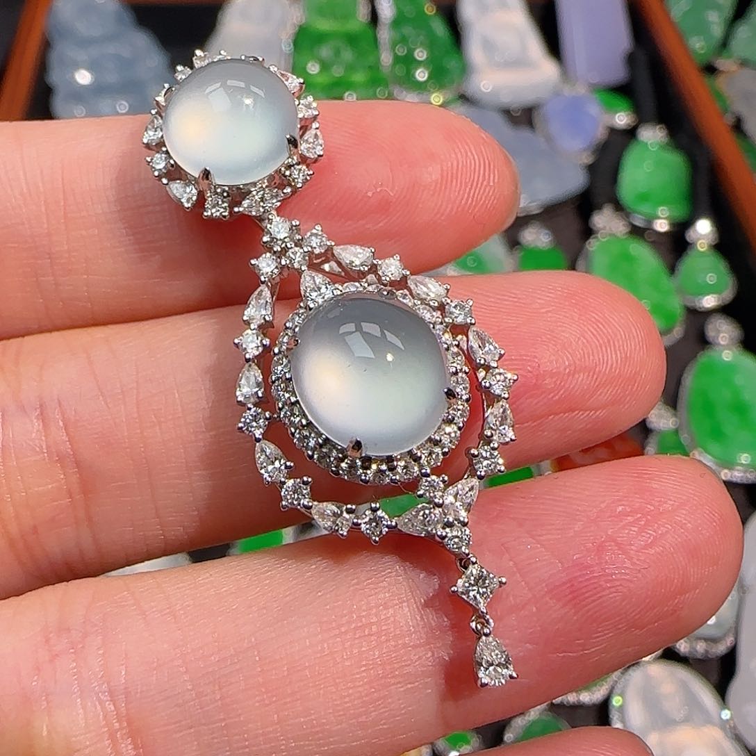 翡翠颈饰18K金镶嵌高冰玻蛋面