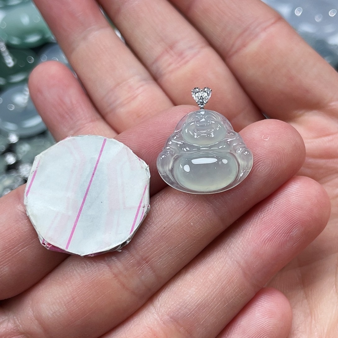 翡翠18K金镶嵌颈饰