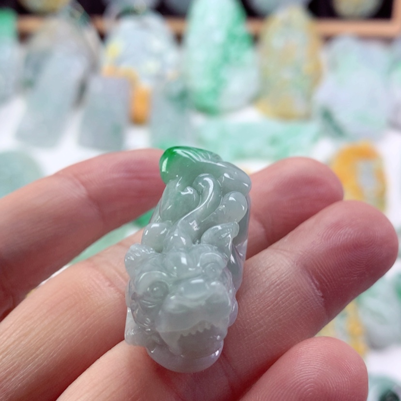 【闪购商品】翡翠吊坠(不含链)未镶嵌