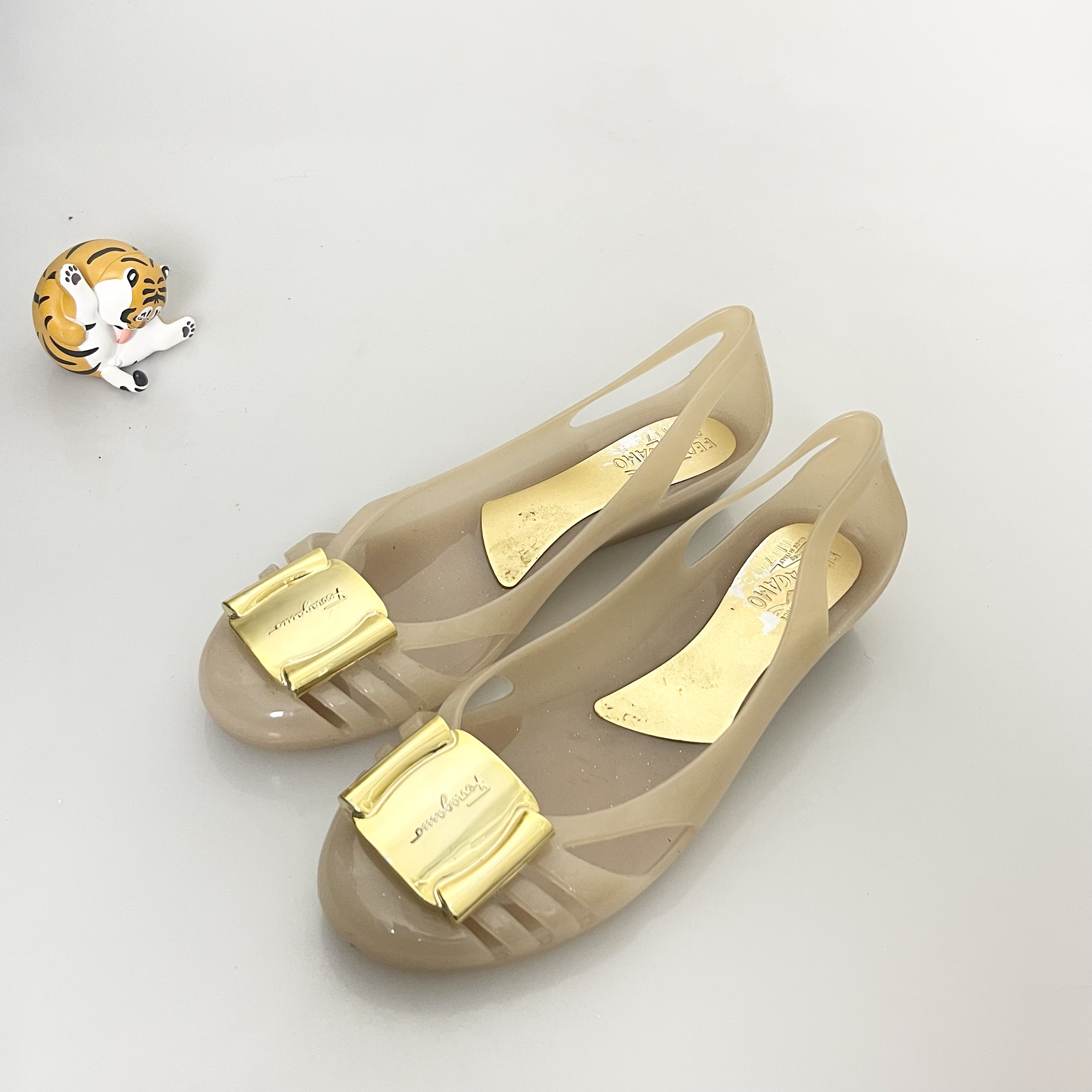 95新 FERRAGAMO/菲拉格慕 36码菲拉格慕凉鞋95新