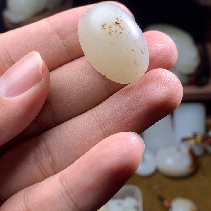 谦***仪和田玉未镶嵌挂件