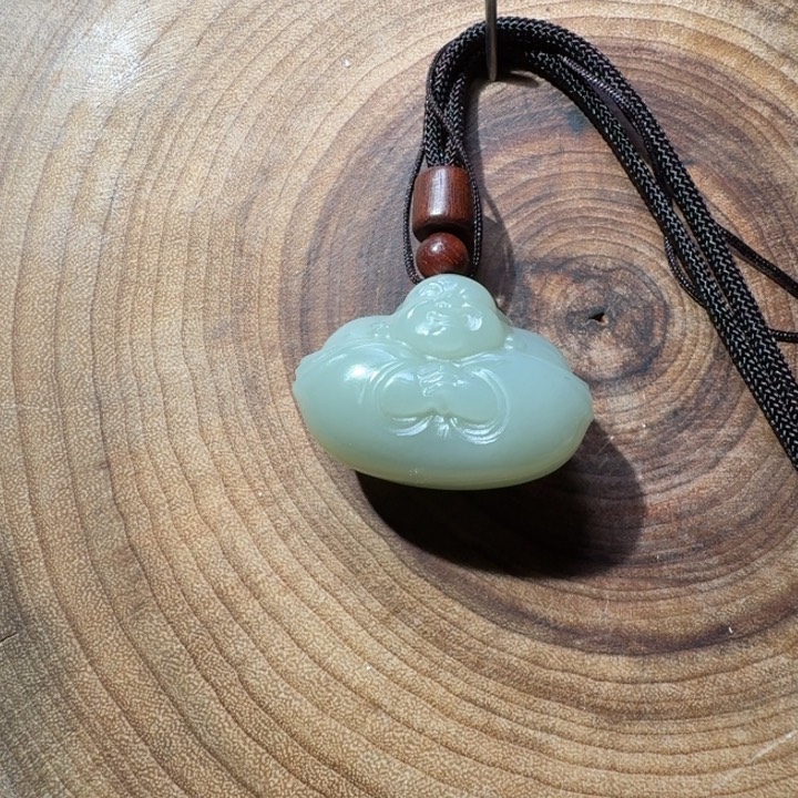 且***吟和田玉未镶嵌颈饰