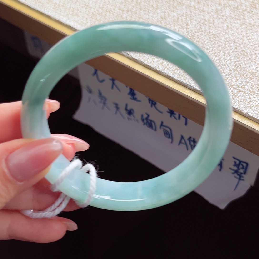 翡翠未镶嵌手镯手镯