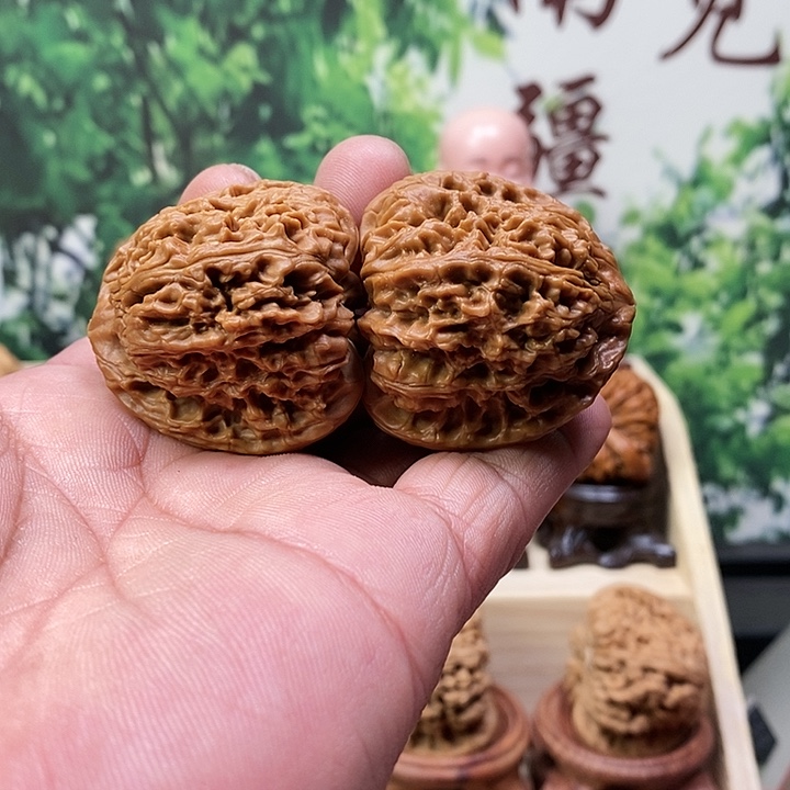 文玩核桃吊坠?**何三角南疆