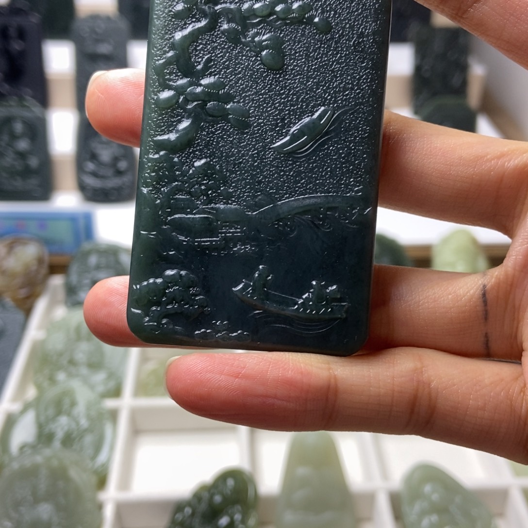 微***猫和田玉未镶嵌颈饰