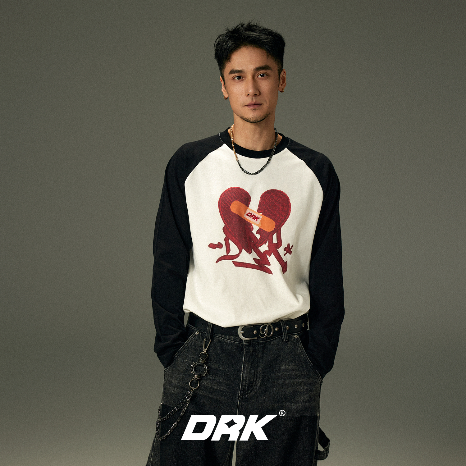 DRK【回溯】心碎创可贴图案插肩长袖撞色印花刺绣通用秋季圆领长袖