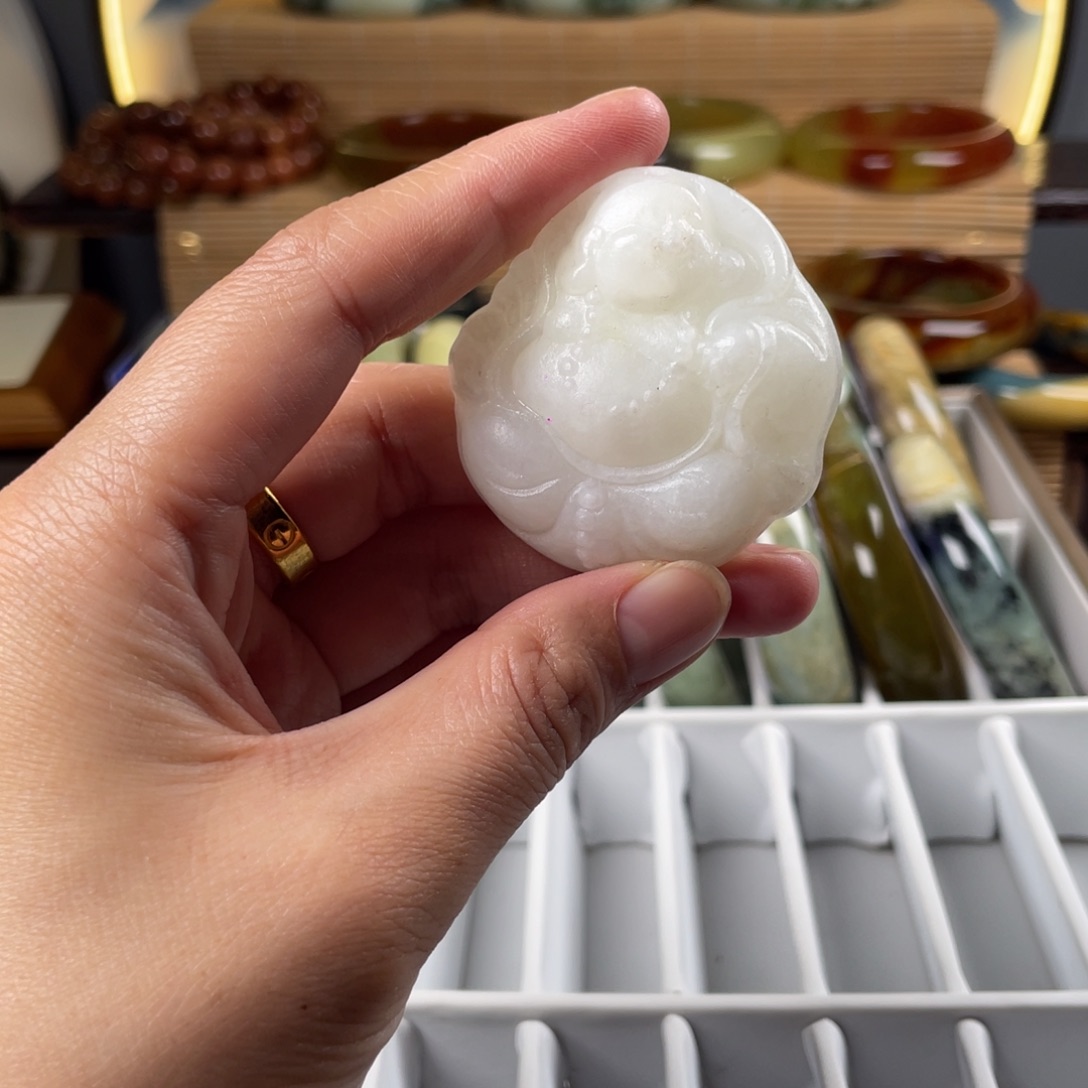 冬***️蛇纹石玉未镶嵌手镯