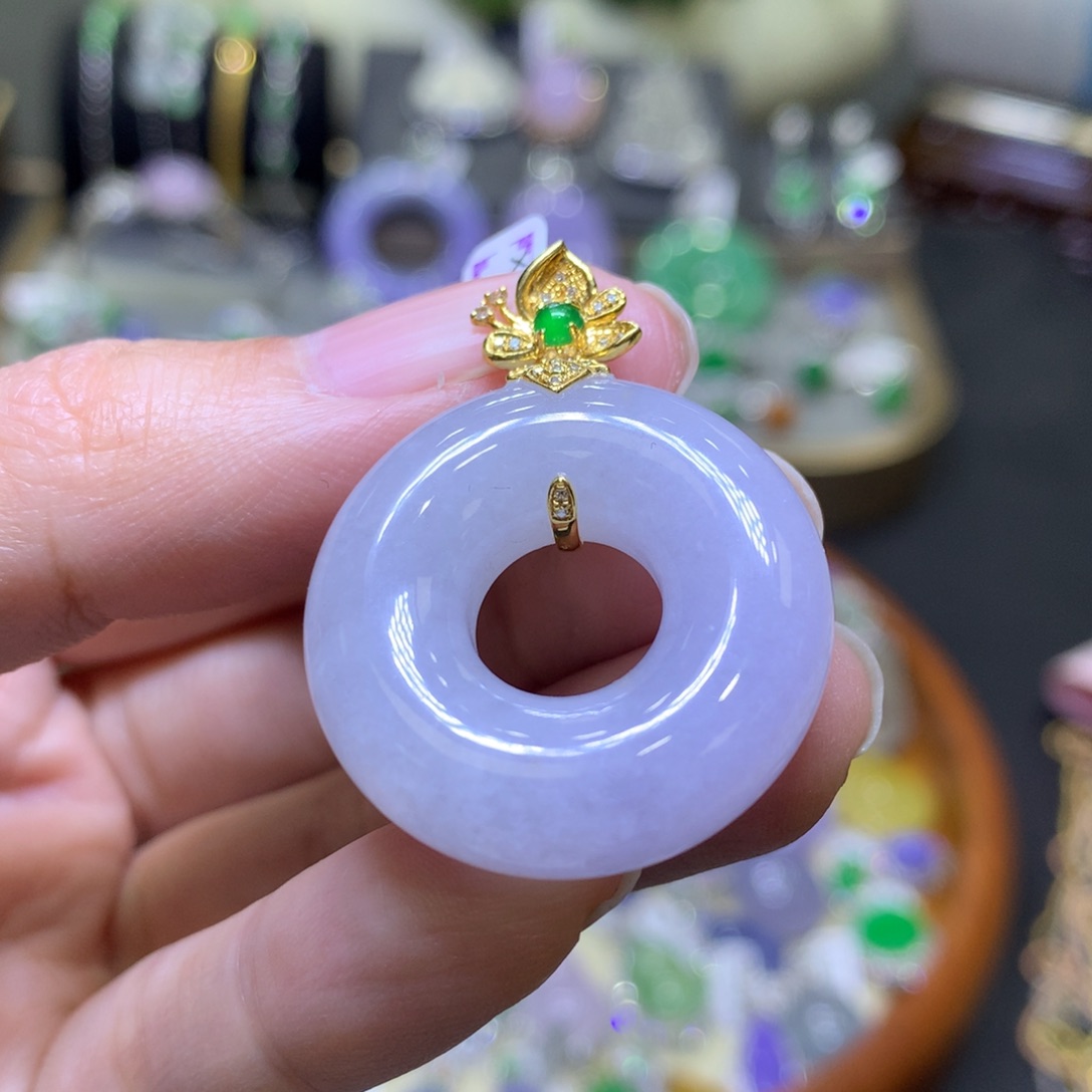 翡翠颈饰18K金镶嵌翡翠吊坠项链