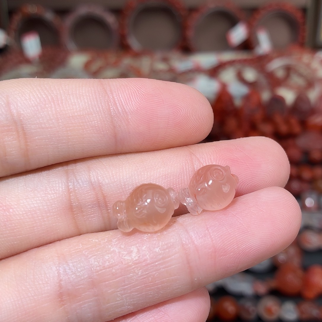 南红玛瑙未镶嵌颈饰