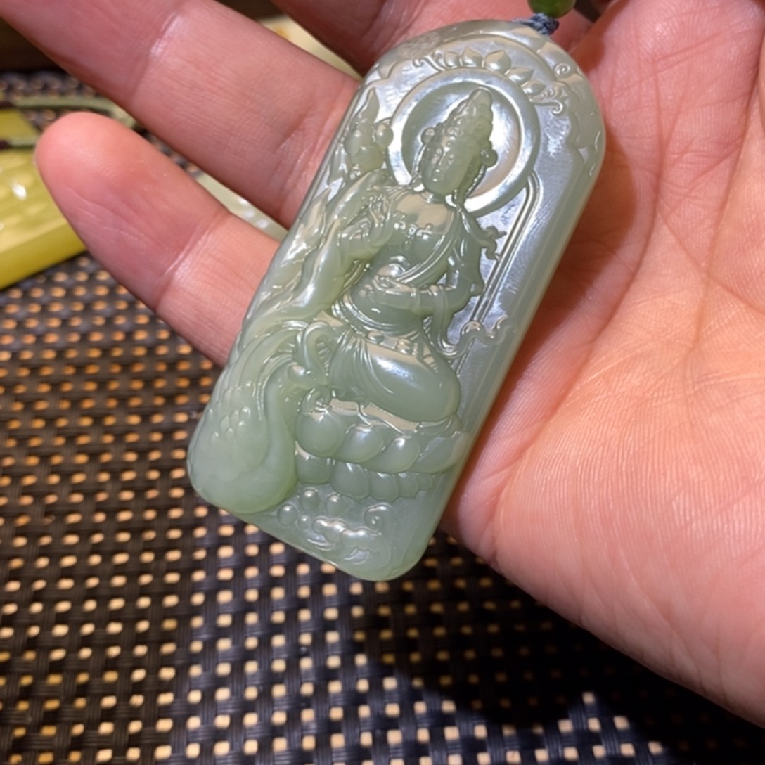 未镶嵌和田玉挂件