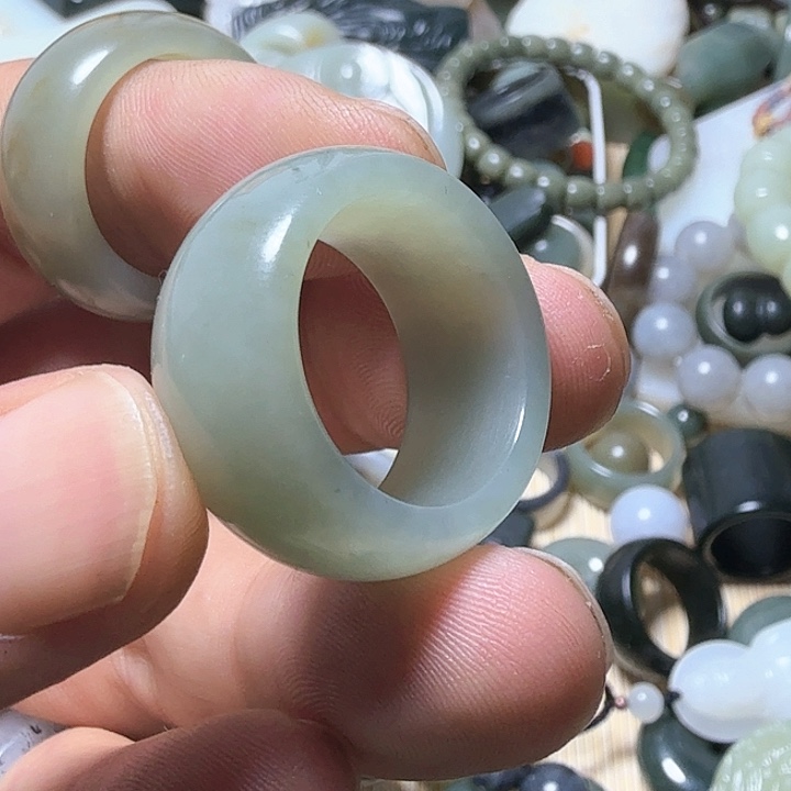 和田玉（糖玉）颈饰未镶嵌