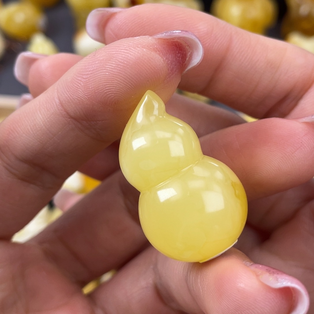 琥珀裸石未镶嵌蜜蜡