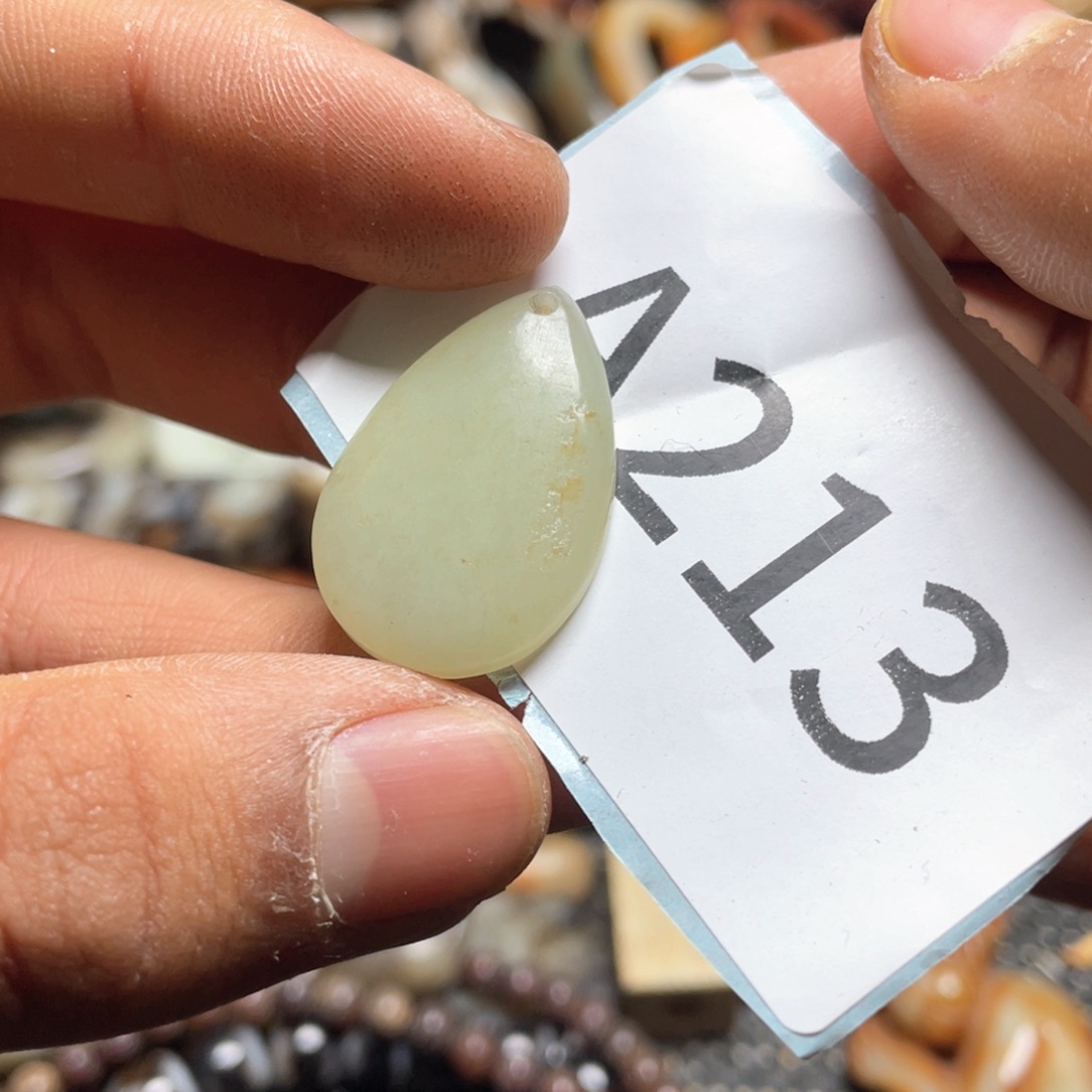 和田玉（糖玉）挂件未镶嵌