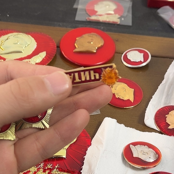 马***瑞像章一一一一一一一高贵轻