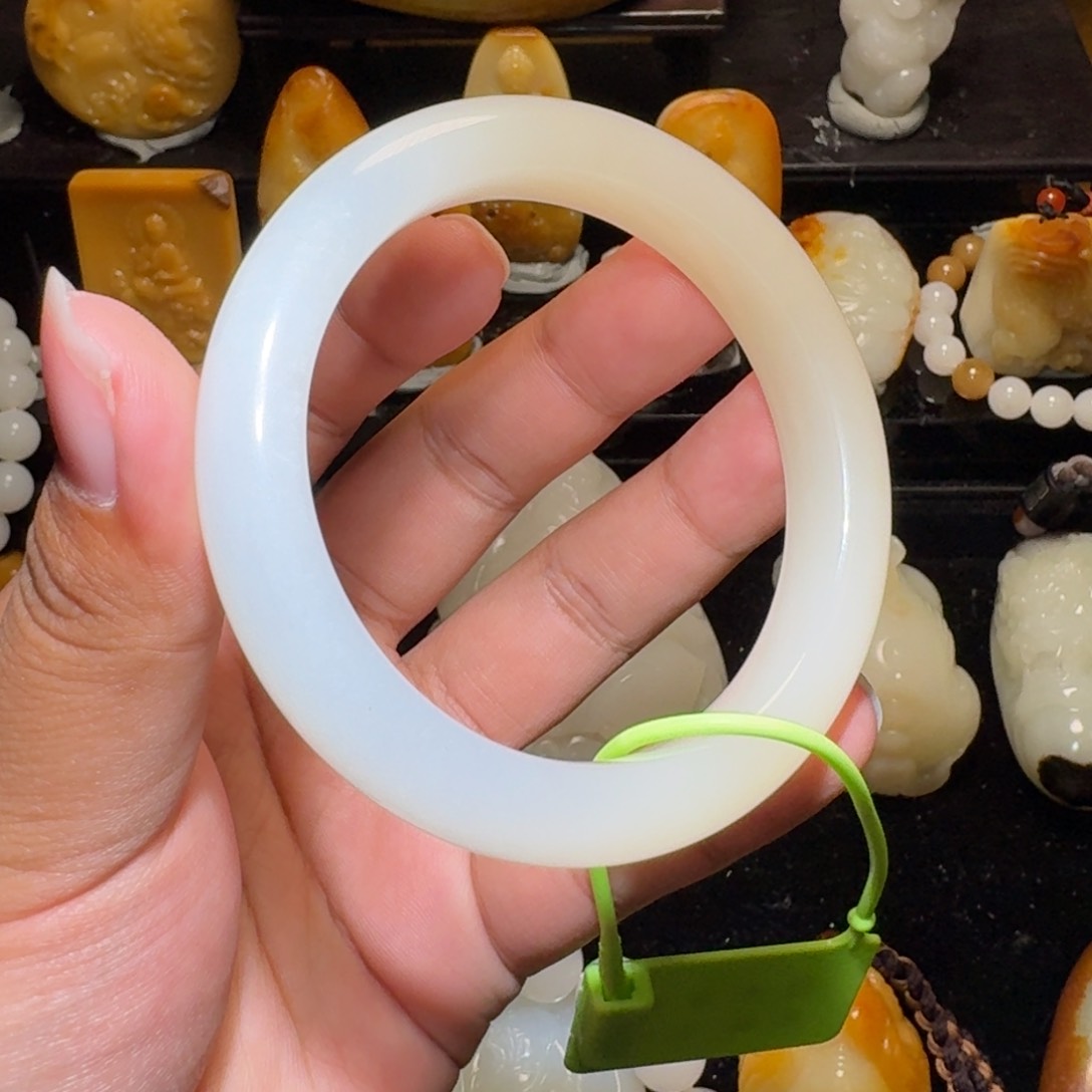 和田玉颈饰未镶嵌蝶*57