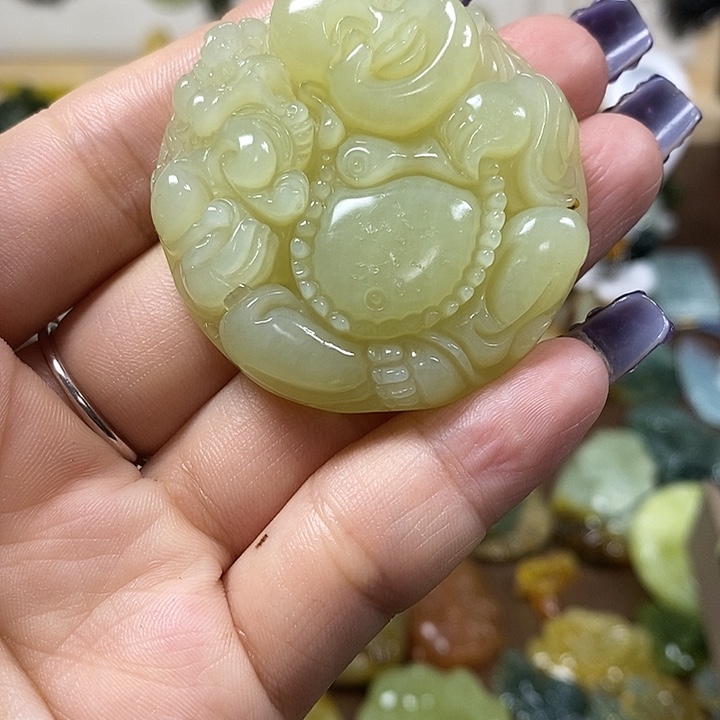 蛇纹石玉吊坠未镶嵌