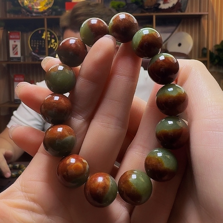 透闪石质玉手串未镶嵌大**哥