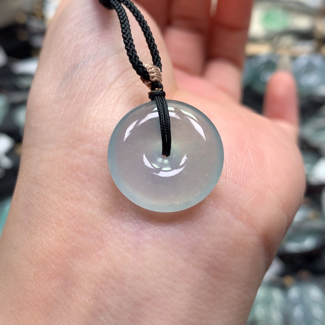 翡翠颈饰未镶嵌大**慧扣子