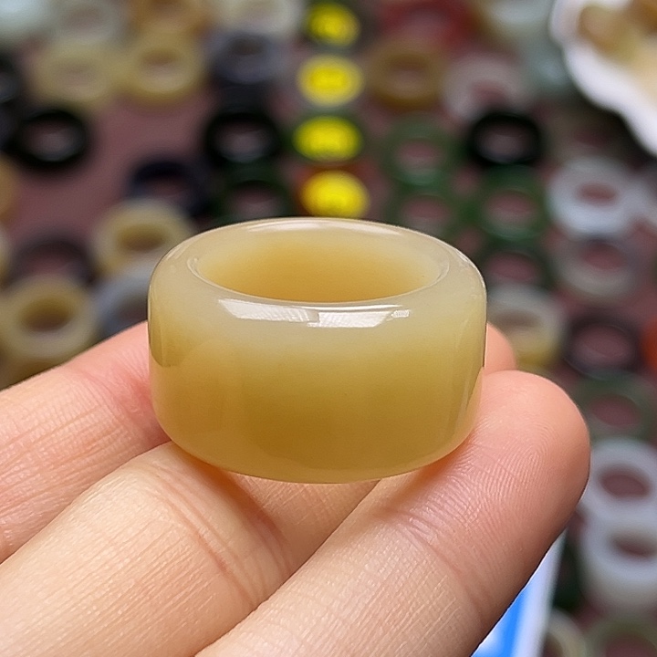 花***羡和田玉未镶嵌戒指