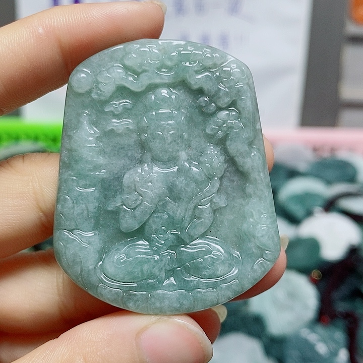 翡翠颈饰未镶嵌纯天然