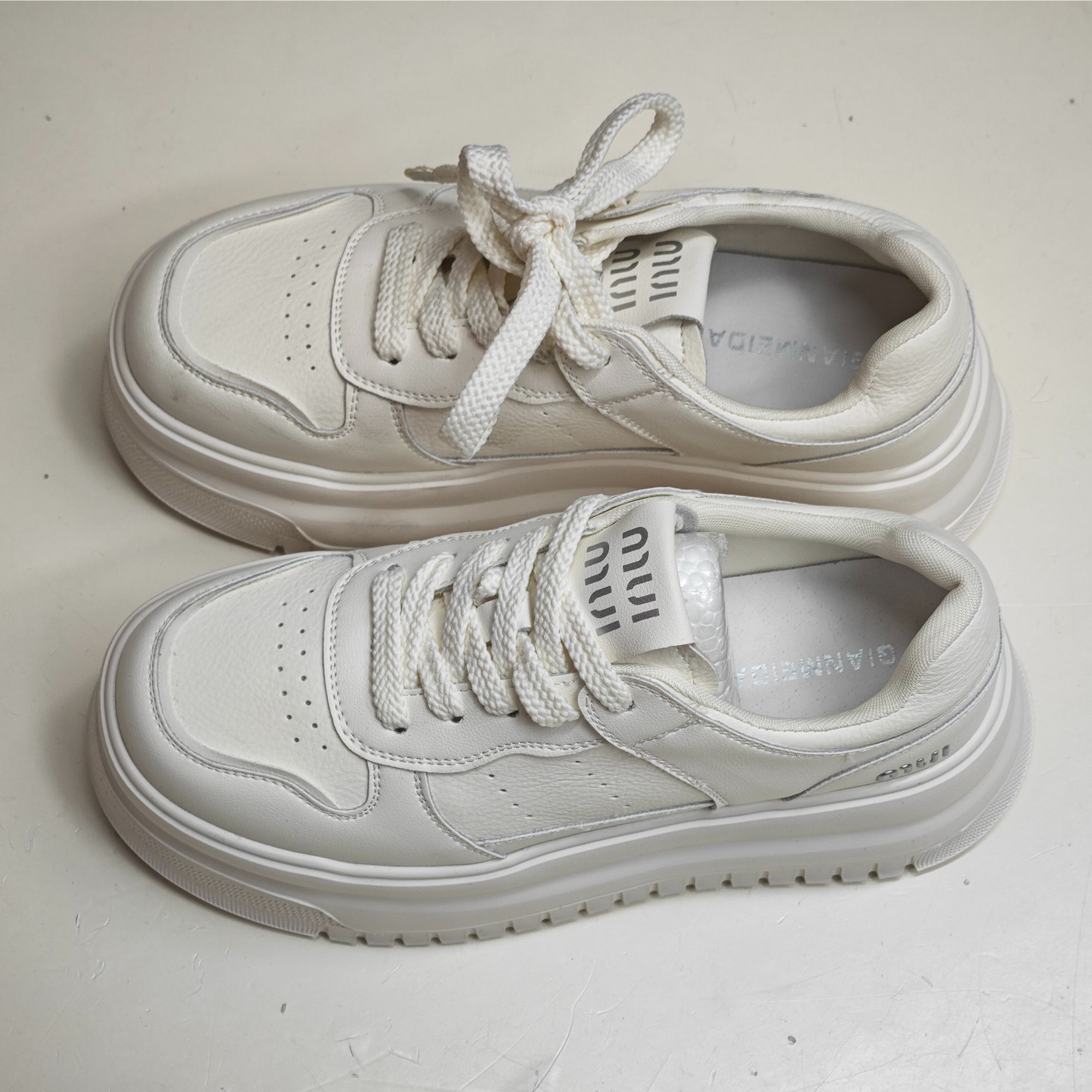 亚婷优品110-9098时尚板鞋