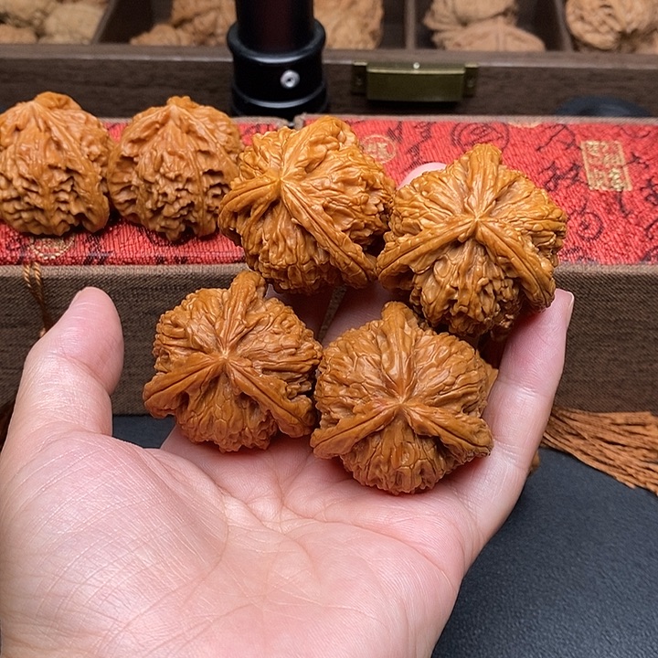 轻***光把件文玩核桃白奔