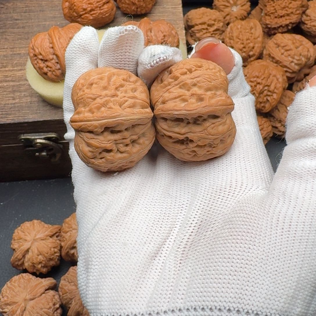 文玩核桃吊坠39要不4816