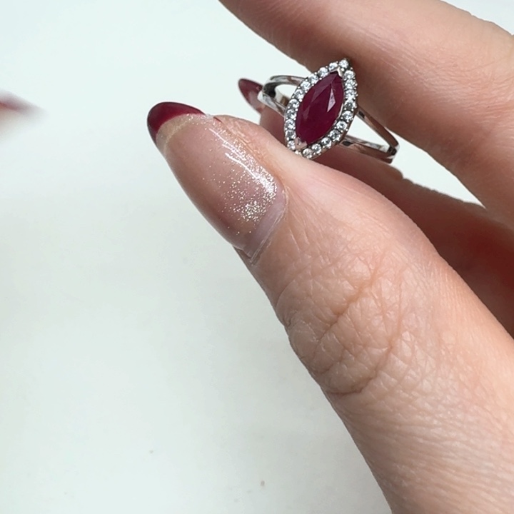 红宝石戒指未镶嵌