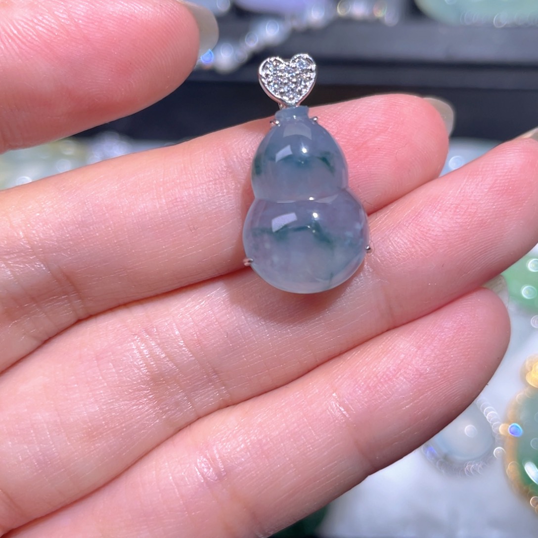 颈饰18K金镶嵌翡翠翡翠