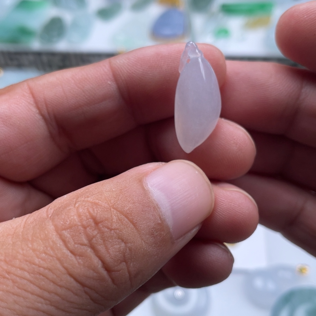 翡翠未镶嵌颈饰翡翠冰滴溜