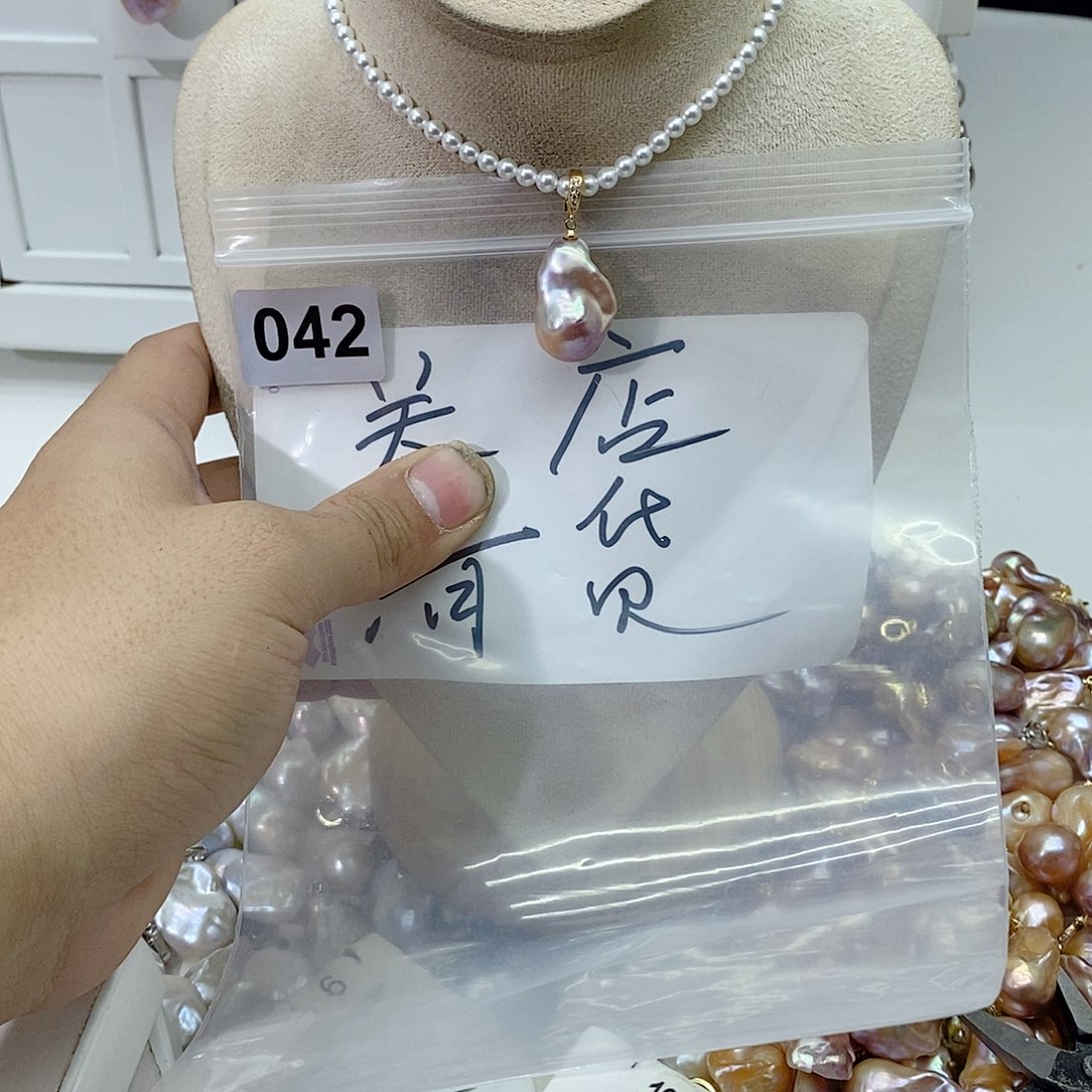淡水珍珠颈饰合金