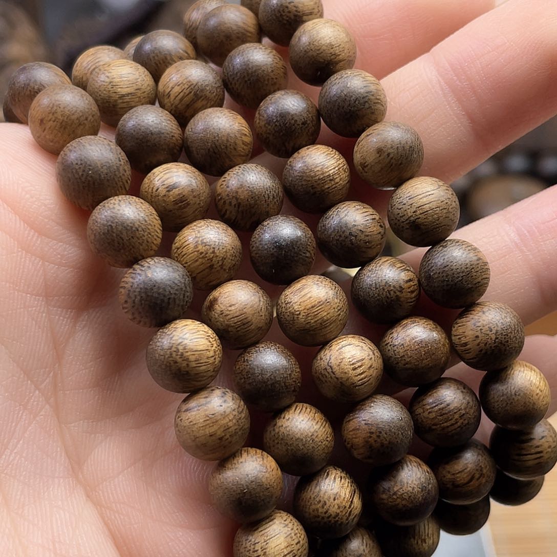 沉香手串妙*?富森红土