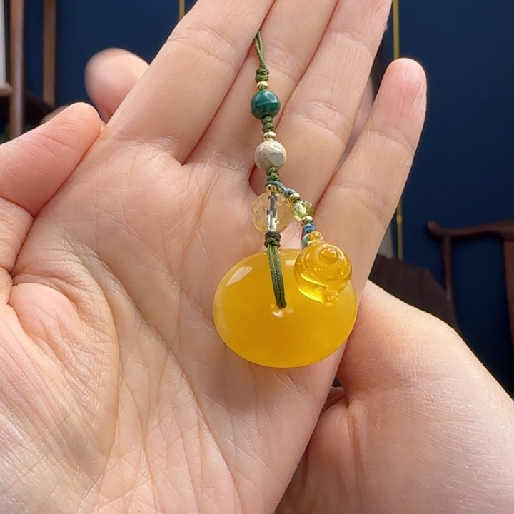 蜜蜡吊坠(赠链)未镶嵌