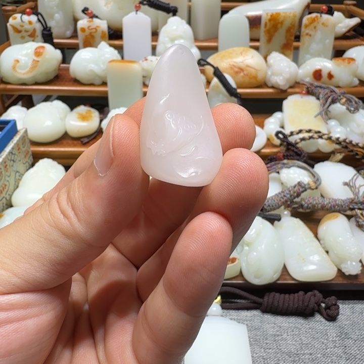 和田玉未镶嵌挂件